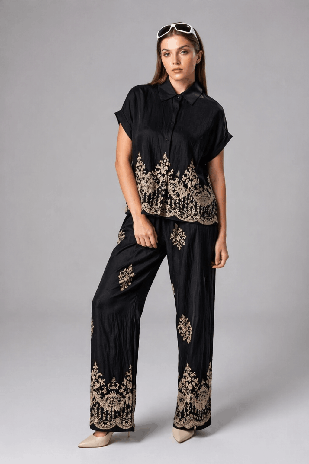Divina Cord Set - Noir Ease